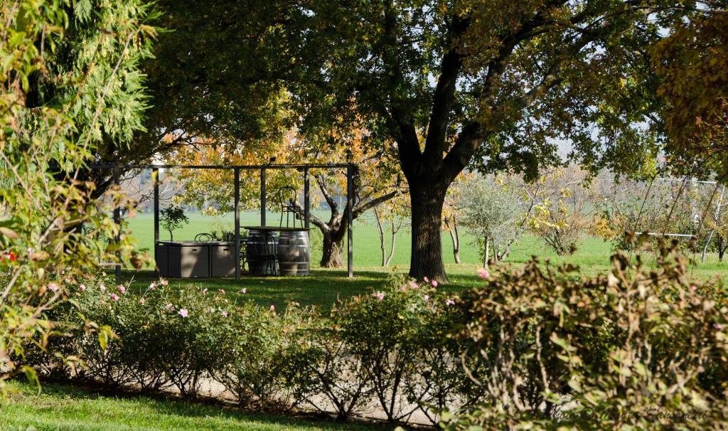 Вилла Podere San Giuliano Сан-Ладзаро-ди-Савена Экстерьер фото